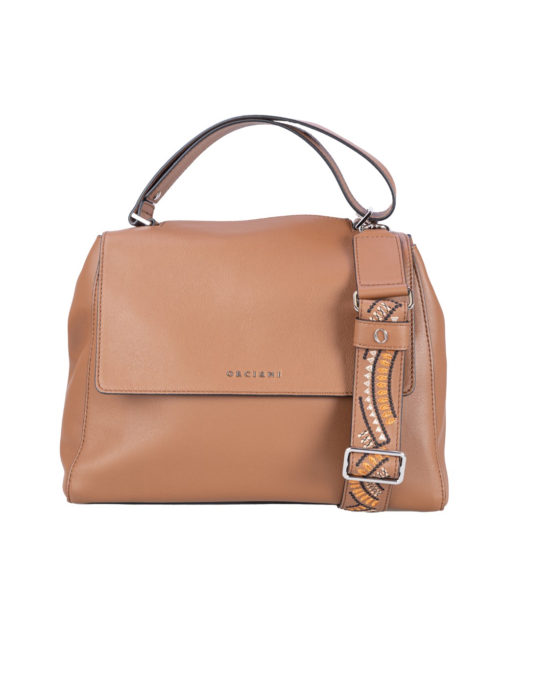 shop ORCIANI  Borsa: Orciani borsa Sveva Madlen media, in pelle, con tracolla.
Tasche: tre interne, di cui una con zip.
Chiusura: patta con bottone magnetico.
Manico allungabile.
Tracolla ricamata, rimovibile e regolabile.
Tracolla di servizio regolabile.
Finitura palladio.
Profili neri a contrasto.
Dimensioni: Larghezza: 32 cm, Altezza: 24 cm, Profondità: 15 cm.
Composizione: 100% pelle.
Made in Italy.. BT2006 MDL-CIOCCOLATO number 3364169